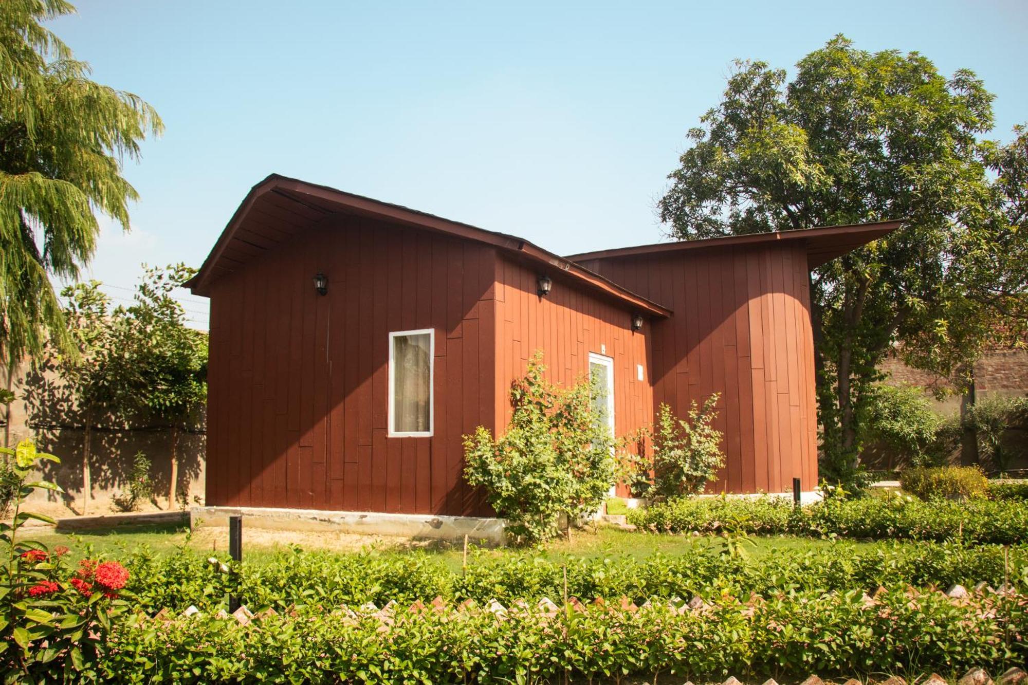 Bed and Breakfast The Bageecha Vrindāvan Exterior foto